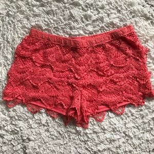 Elastic waist tiered crocheted lace shorts 🌺